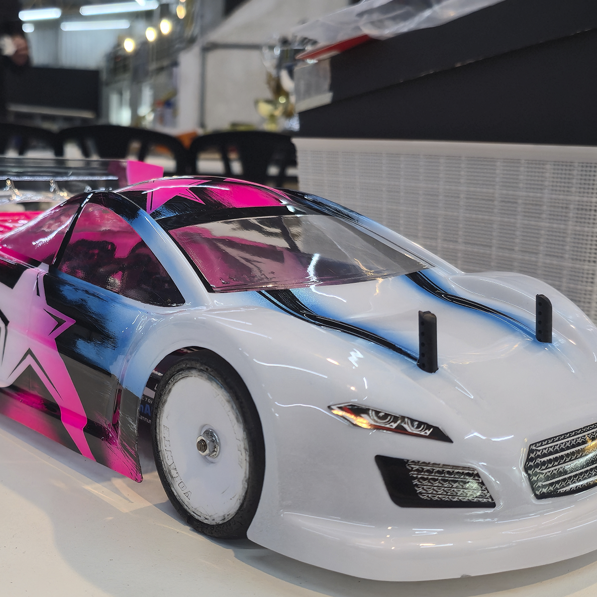 Sonnenblumen-Kratzbaum mit Sisalstamm & Spielbahn – platzsparend, weicher Teddystoff